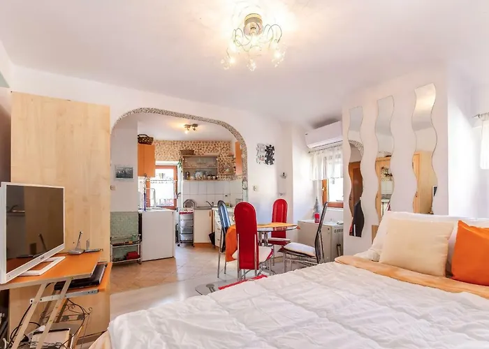 Studio-Apartman Dejan