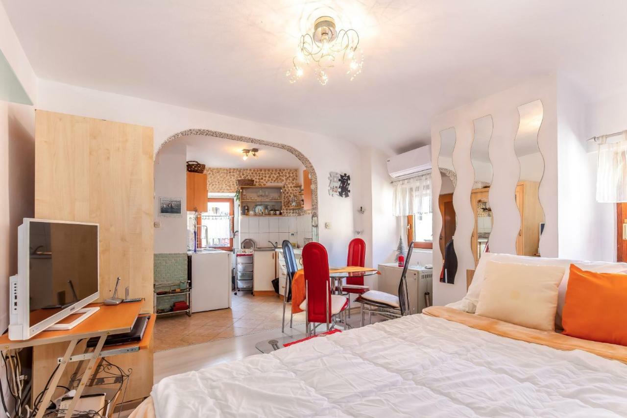 Apartman Studio-apartman Dejan *